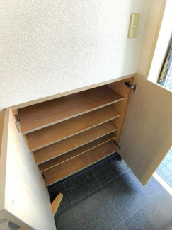 シューズボックス