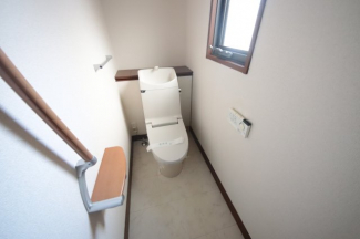 シンプルで使いやすいトイレです