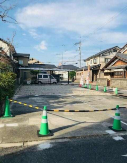 ★建築条件なし！★南東向きの角地
