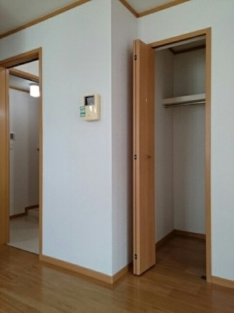 明るい色調の室内です