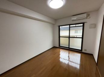 お写真は同物件別部屋です。