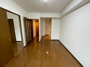 お写真は同物件別部屋です。