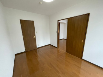 お写真は同物件別部屋です。