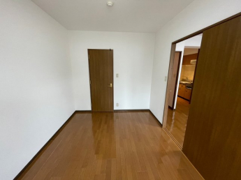 お写真は同物件別部屋です。