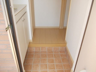 シンプルで使いやすい玄関です