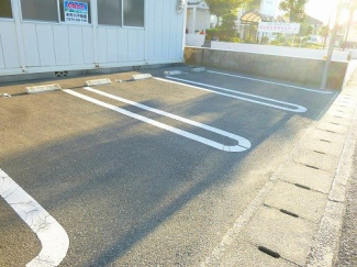 車をお持ちの方に嬉しい駐車場付きの物件です