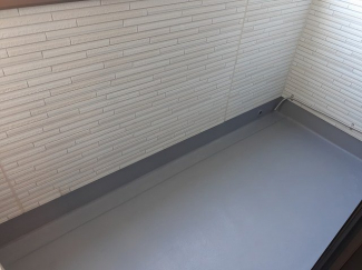 落ち着いた時間を過ごせるバルコニーです