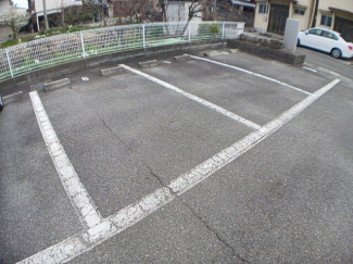 駐車場に車を止められます