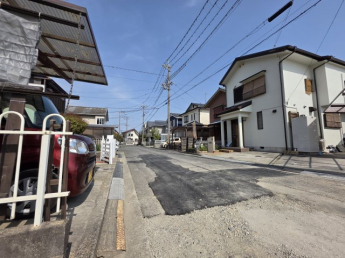 【前面道路含む現地写真】