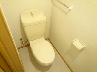 清潔感のあるトイレです