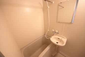 コンパクトで使いやすいお風呂です
