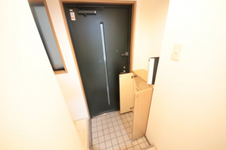 毎日通る玄関はこちらです