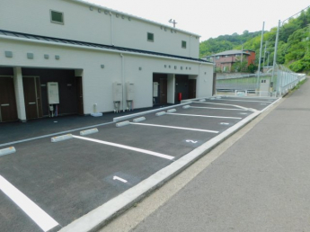 【駐車場】
