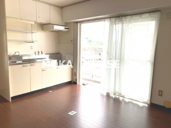 こちらのリビングで趣味の時間をお楽しみください