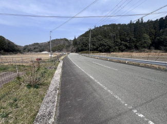 【前面道路含む現地写真】
