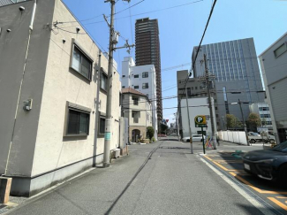 前面道路（南側・東向きに撮影）