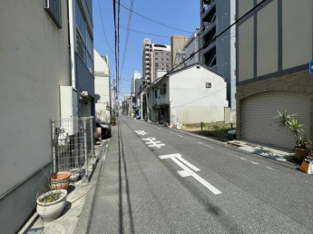 前面道路（東側・北向きに撮影）