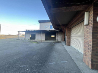 西条市西泉の店付住宅の画像