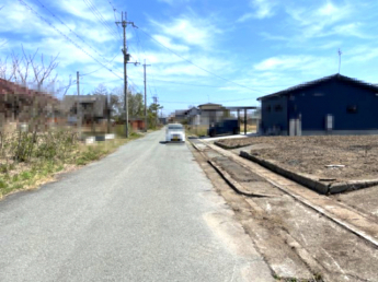【前面道路含む現地写真】