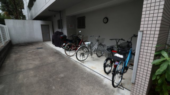 【駐車場】