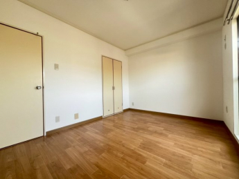【寝室】