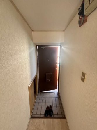 収納もある玄関です