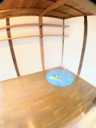 スタンダードな洋室です