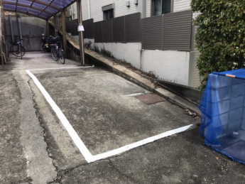 【駐車場】