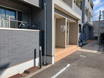 【エントランス】