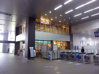 モスバーガーＪＲ灘店まで582m