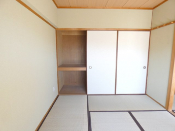 和室の押入れ