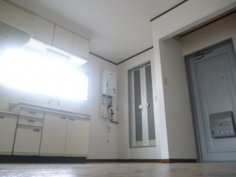 たっぷりの陽光に包まれる明るい住まい