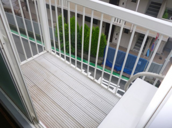 お洗濯にも便利なバルコニー付き