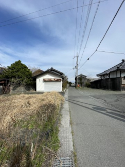 【前面道路含む現地写真】