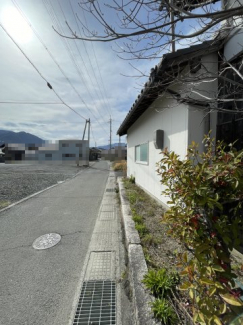 【前面道路含む現地写真】