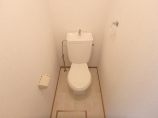 コンパクトで使いやすいトイレです