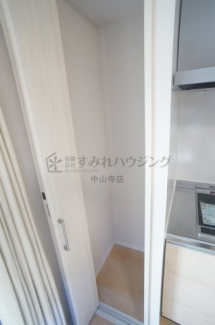 参考、同建物・反転間取りの号室