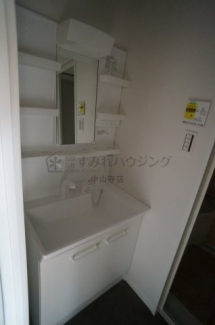工事途中の室内写真でございます。