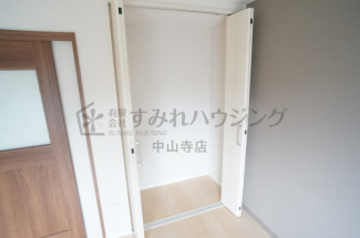 工事途中の室内写真でございます。