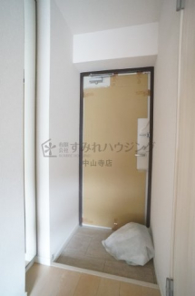 工事途中の室内写真でございます。