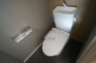 工事途中の室内写真でございます。
