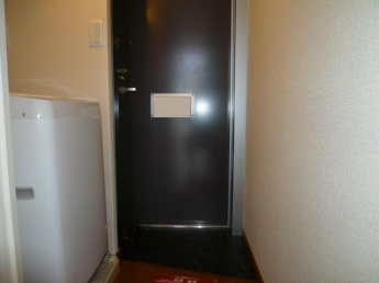 毎日通る玄関はこちらです