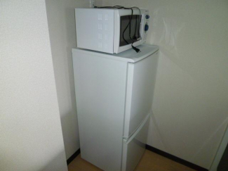 冷蔵庫、電子レンジ付きです