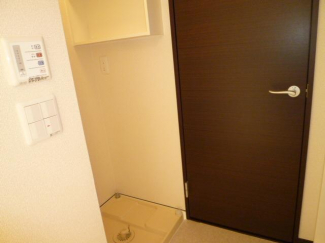 明るい色調の室内です