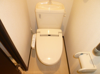 ゆったりとした空間のトイレです