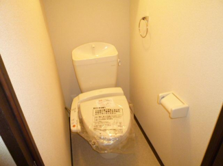 ゆったりとした空間のトイレです