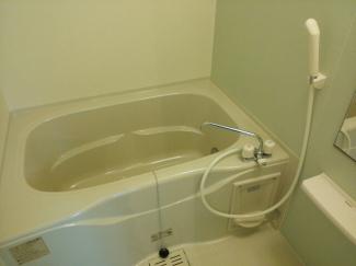 日々の疲れを癒すお風呂付です
