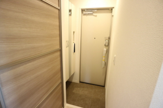 毎日通る玄関はこちらです