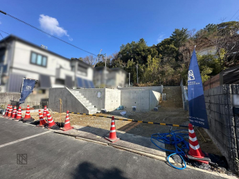 【前面道路含む現地写真】