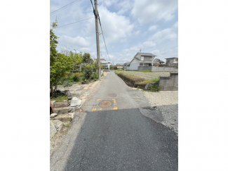 【前面道路含む現地写真】
